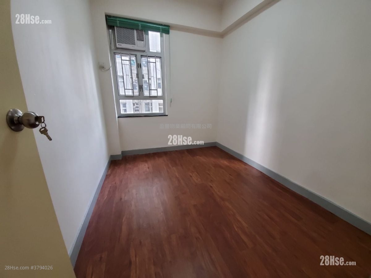 Wai Sun Building Sell 2 Bedrooms , 1 Bathroom 371 ft²