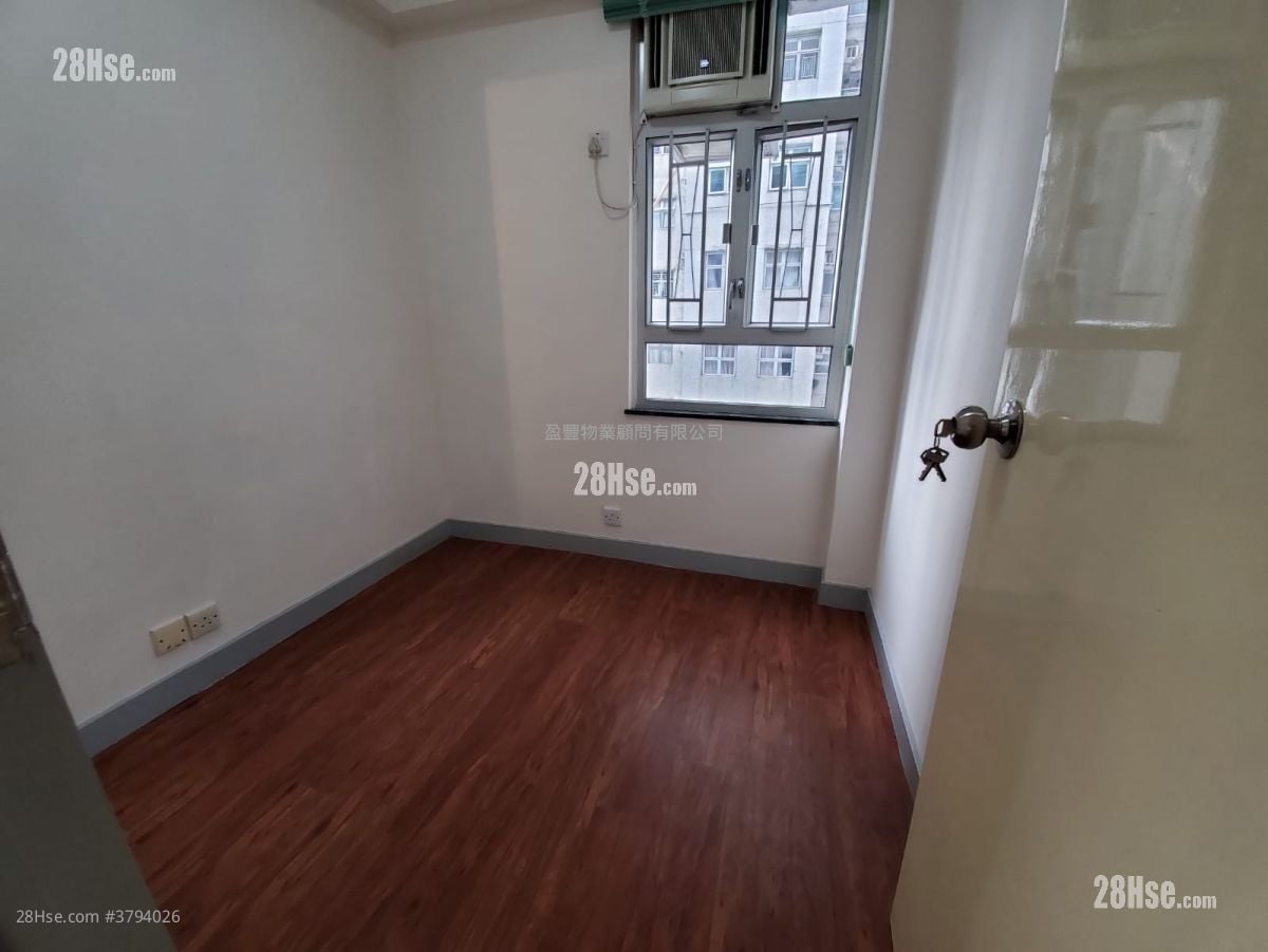 Wai Sun Building Sell 2 Bedrooms , 1 Bathroom 371 ft²