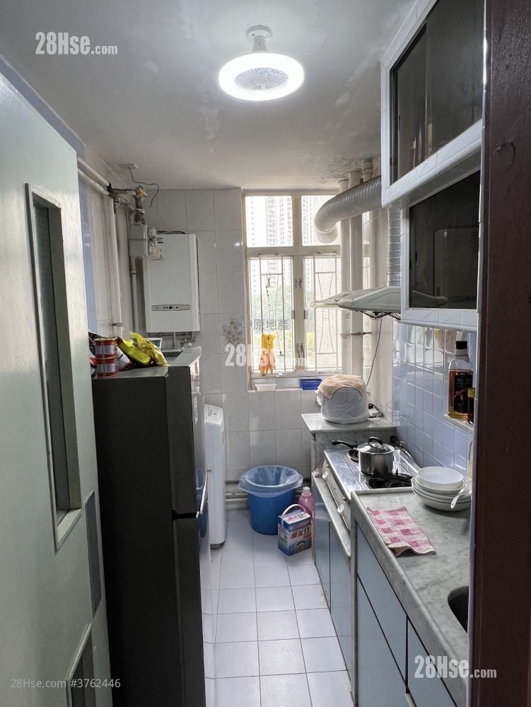 Po Pui Court Sell 3 Bedrooms 645 ft²