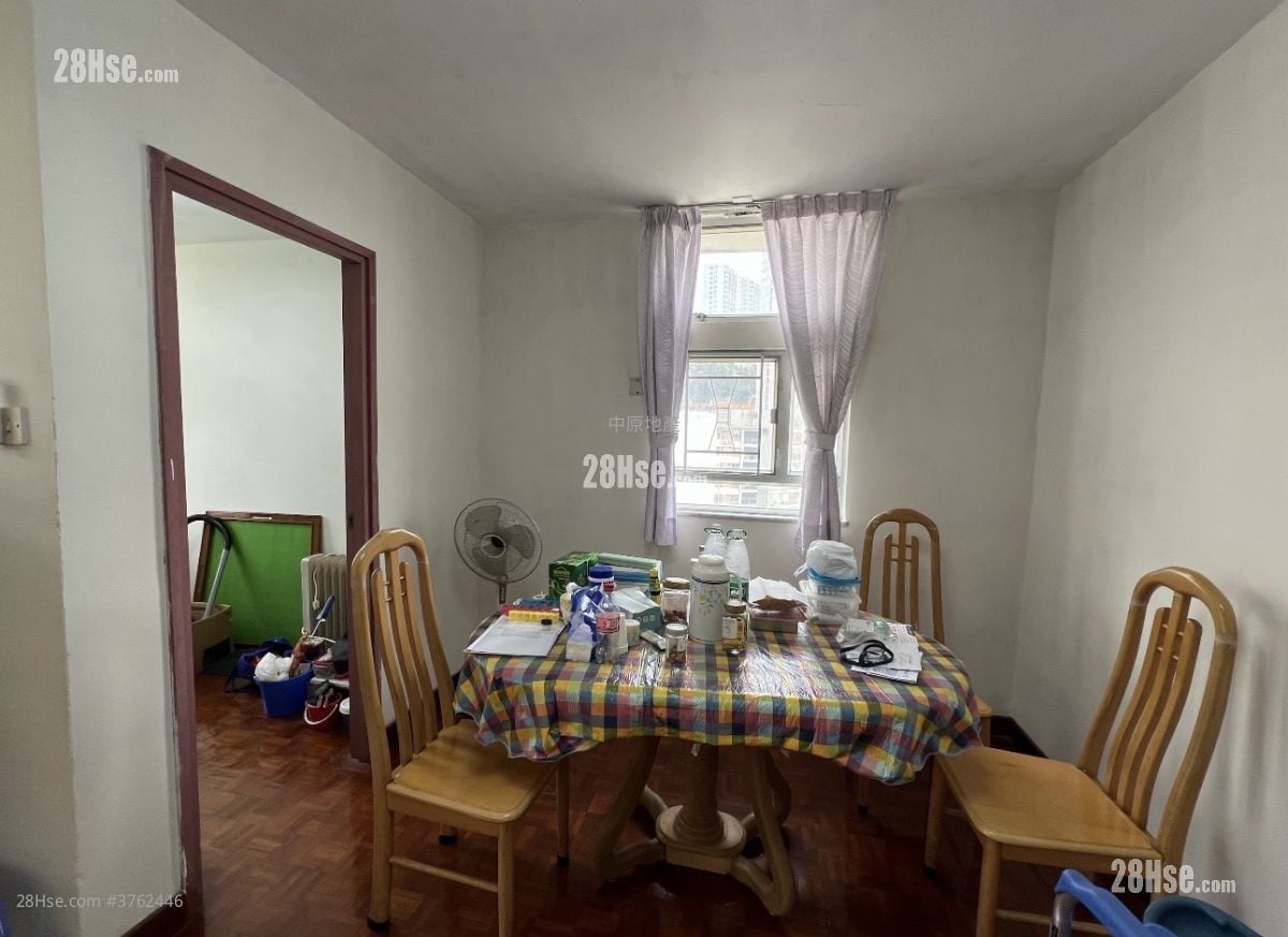 Po Pui Court Sell 3 Bedrooms 645 ft²