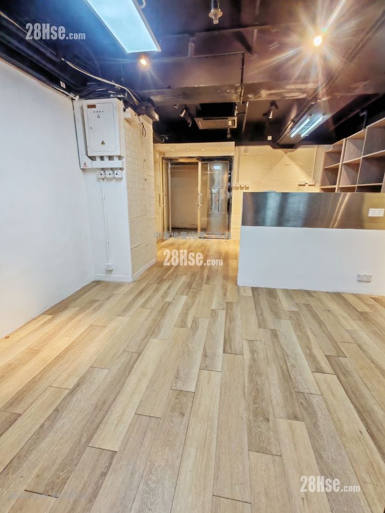 Elite Industrial Centre Rental 3 Bedrooms , 1 Toilet 1,270 ft²