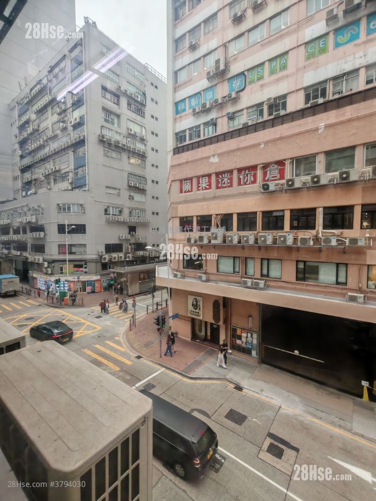 Elite Industrial Centre Rental 3 Bedrooms , 1 Toilet 1,270 ft²