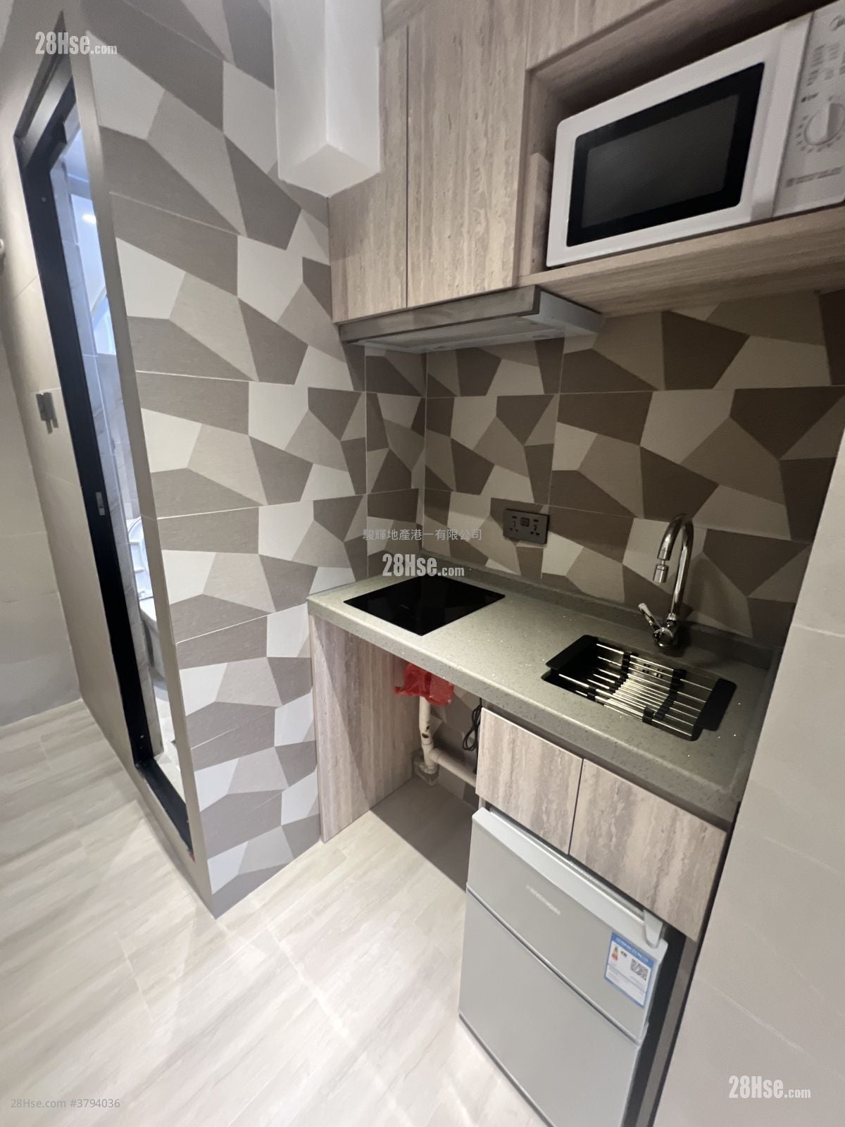 百祥大樓 租盤 開放式間隔 , 1 浴室 170 平方呎