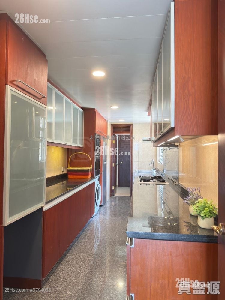 One Beacon Hill Sell 4 Bedrooms 1,495 ft²