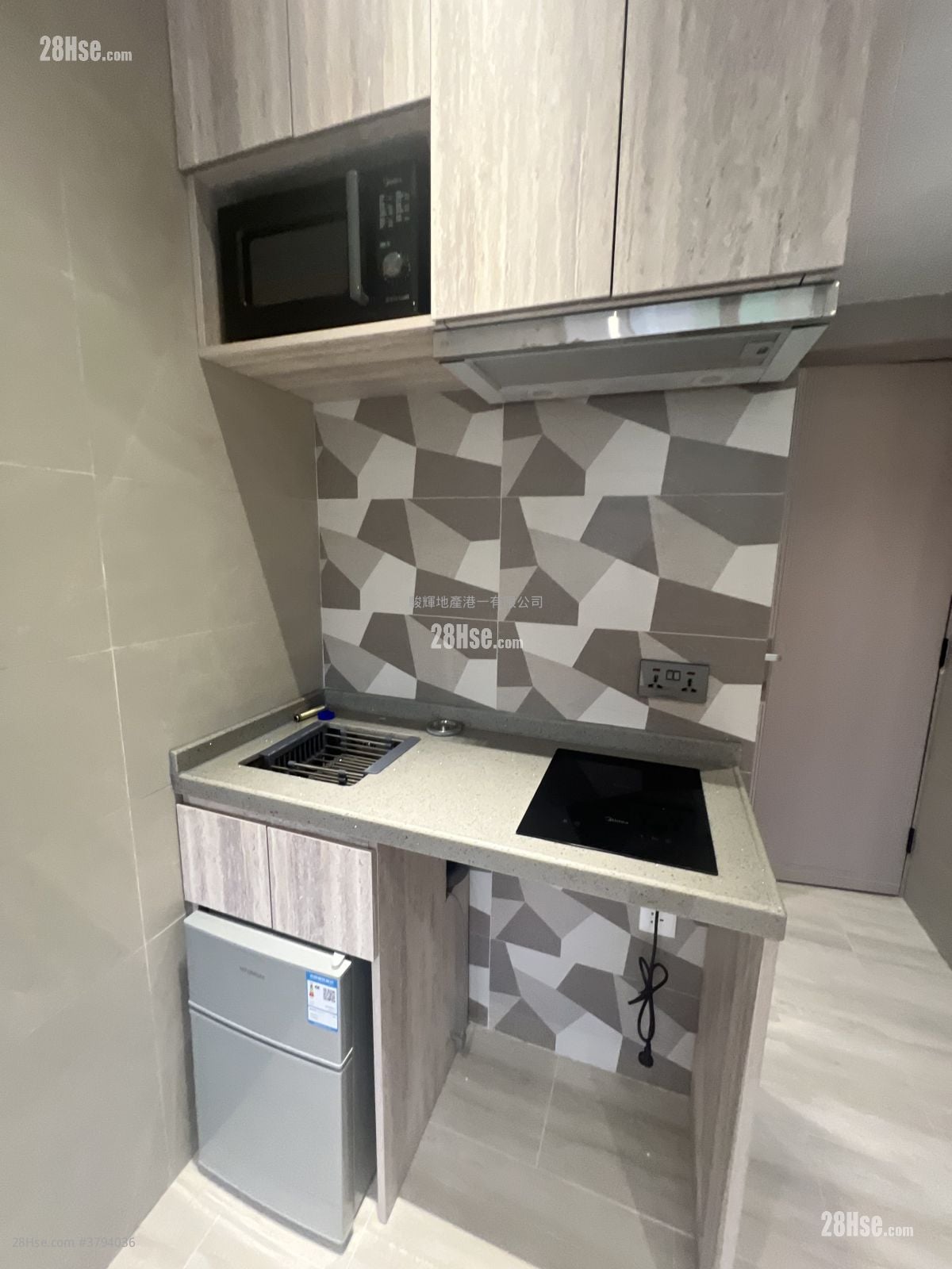 百祥大樓 租盤 開放式間隔 , 1 浴室 170 平方呎