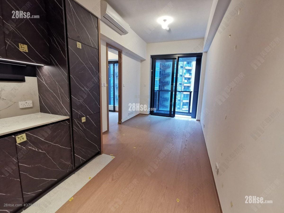 Onmantin Sell 1 Bedroom , 1 Bathroom 377 ft²