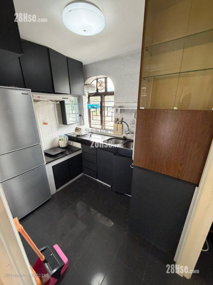 Tai Wo Village Sell 4 Bedrooms , 2 Bathrooms