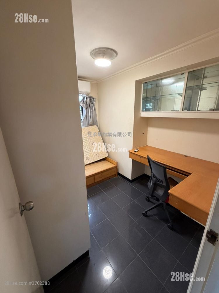 Tai Wo Village Sell 4 Bedrooms , 2 Bathrooms