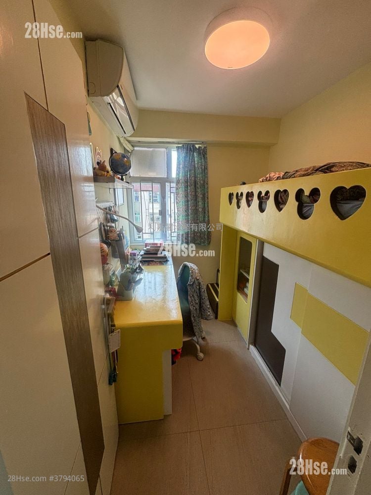 Mei Foo Sun Chuen Sell 3 Bedrooms , 2 Bathrooms 804 ft²