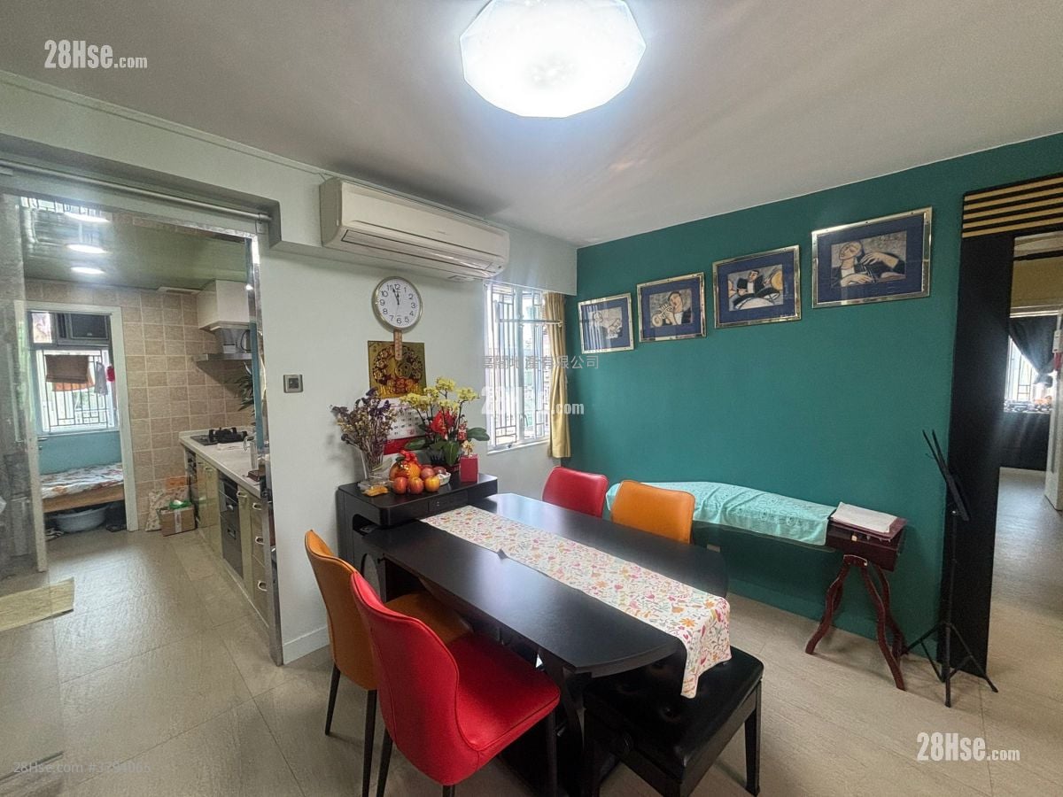 Mei Foo Sun Chuen Sell 3 Bedrooms , 2 Bathrooms 804 ft²