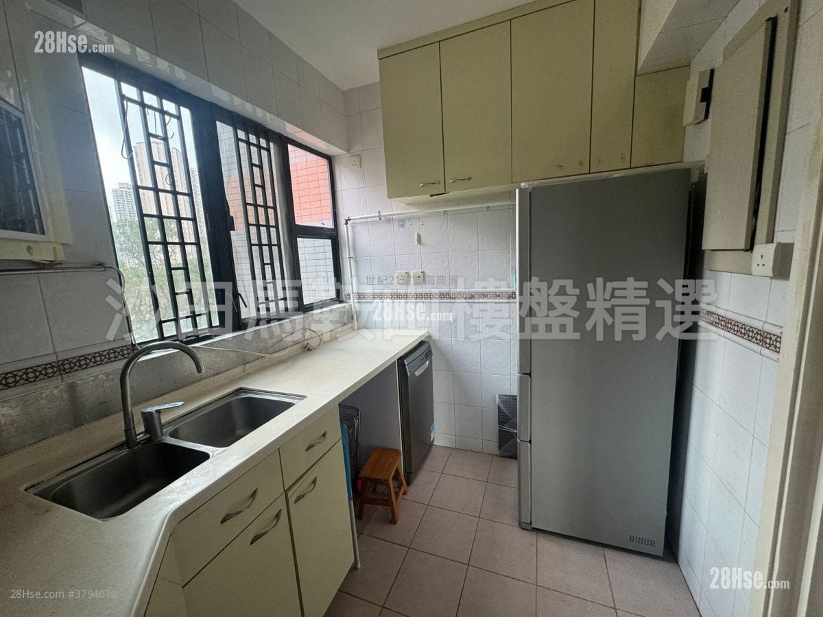 Villa Athena Sell 3 Bedrooms , 2 Bathrooms 727 ft²