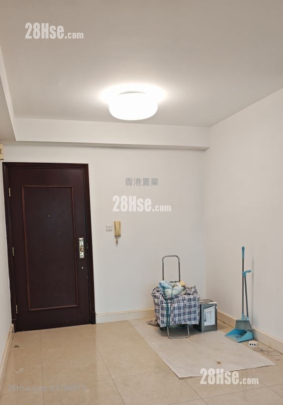 Metro Town Rental 2 Bedrooms , 1 Bathroom 492 ft²