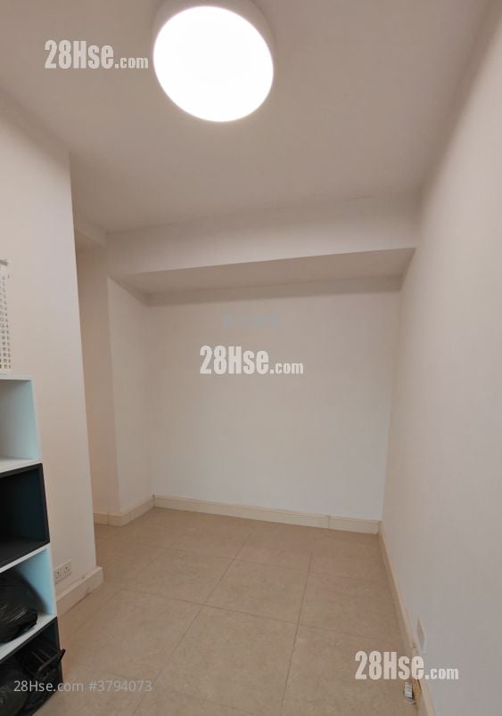 Metro Town Rental 2 Bedrooms , 1 Bathroom 492 ft²