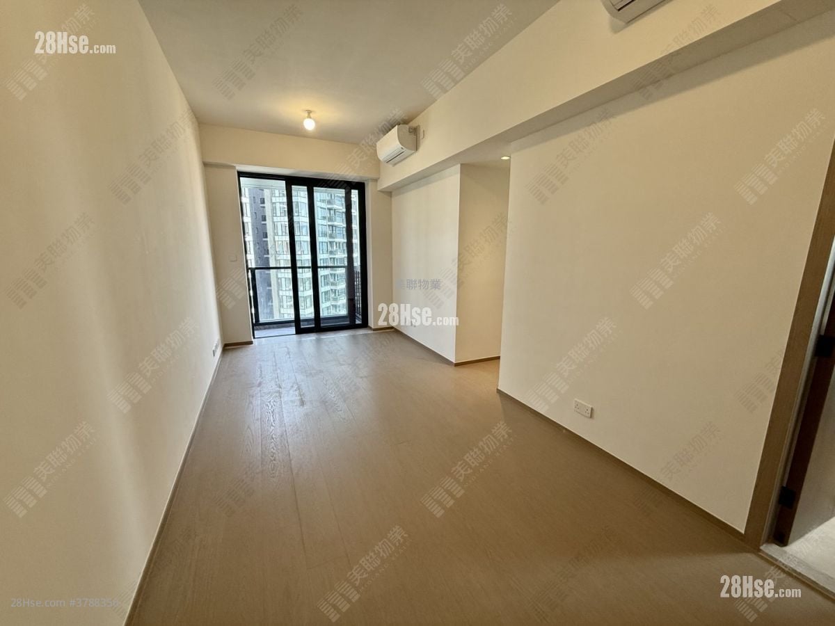 Onmantin Rental 3 Bedrooms , 2 Bathrooms 760 ft²