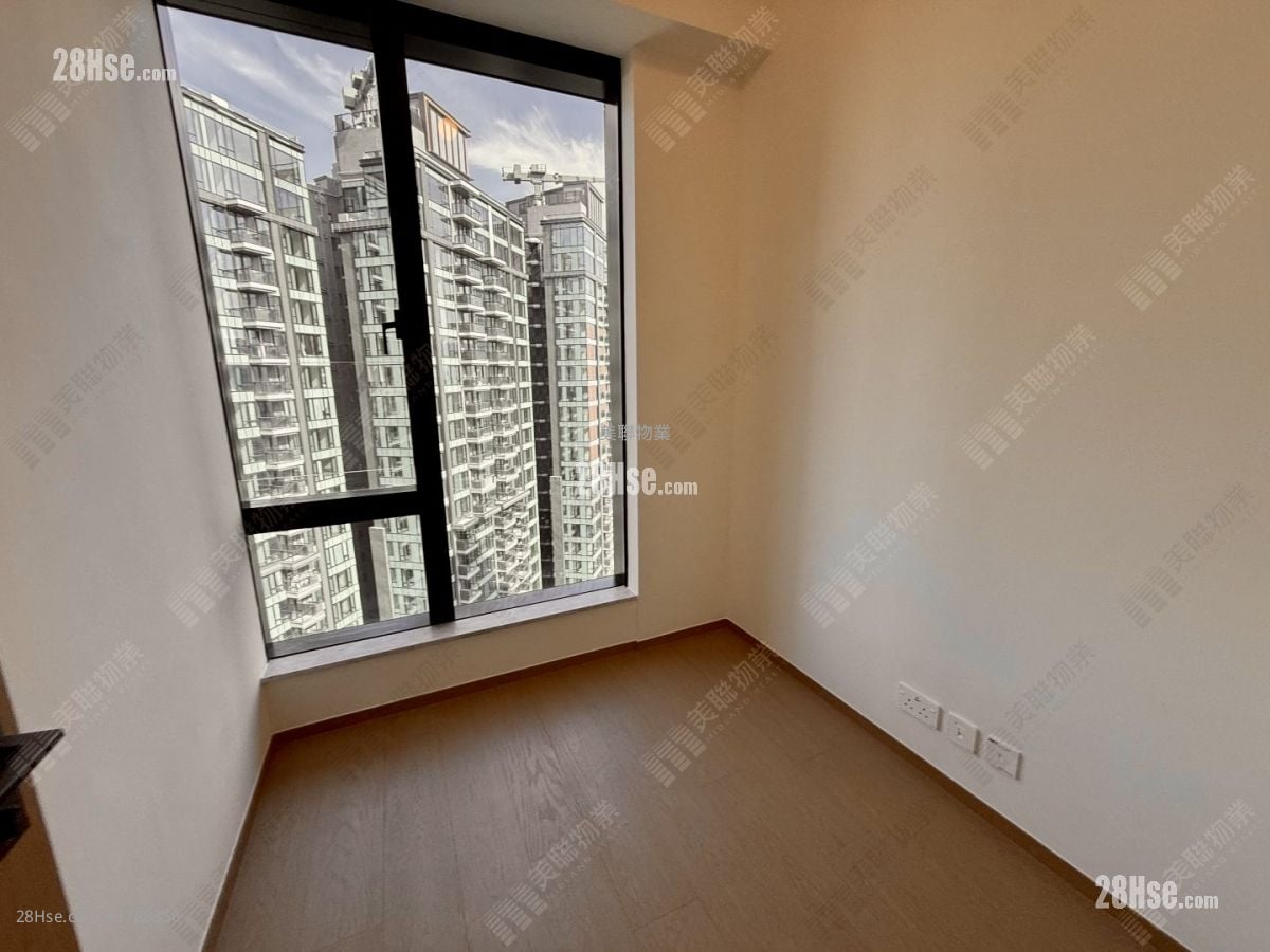 Onmantin Rental 3 Bedrooms , 2 Bathrooms 760 ft²