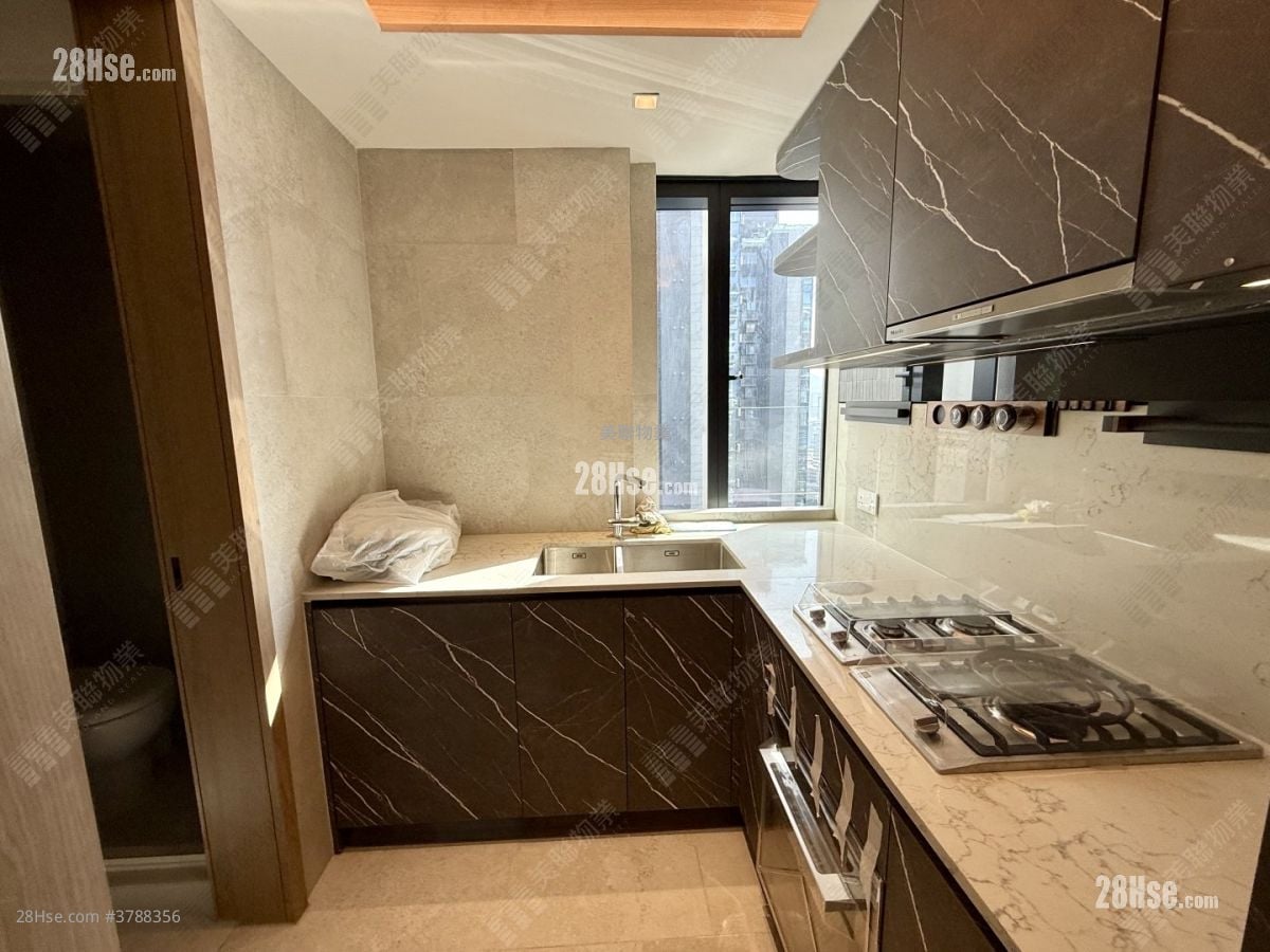 Onmantin Rental 3 Bedrooms , 2 Bathrooms 760 ft²