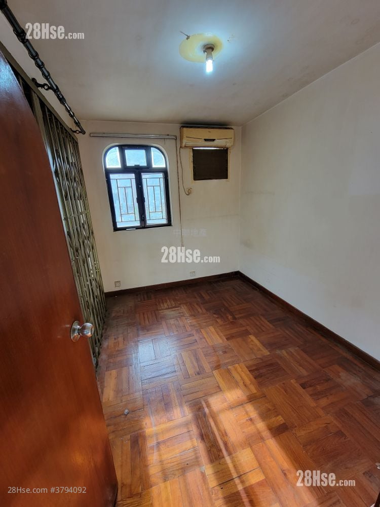 村屋 售盘 3 房 , 1 浴室 700 平方尺