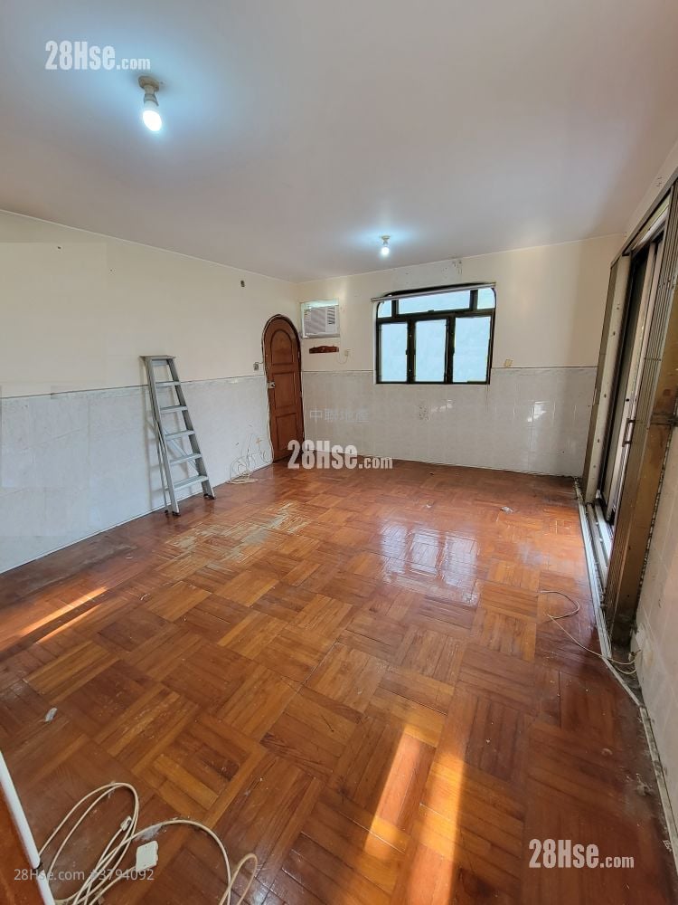 村屋 售盘 3 房 , 1 浴室 700 平方尺