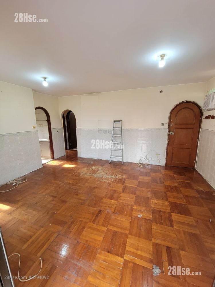 村屋 售盘 3 房 , 1 浴室 700 平方尺