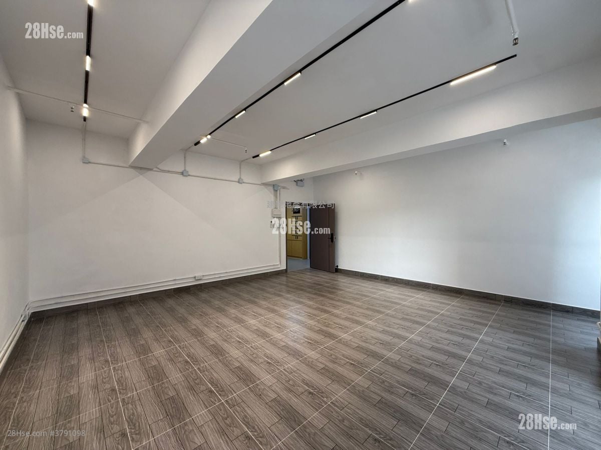 Tak Wing Industrial Building Rental 263 ft²