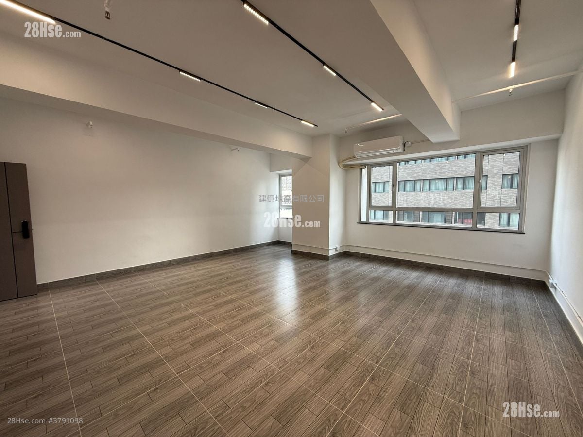 Tak Wing Industrial Building Rental 263 ft²