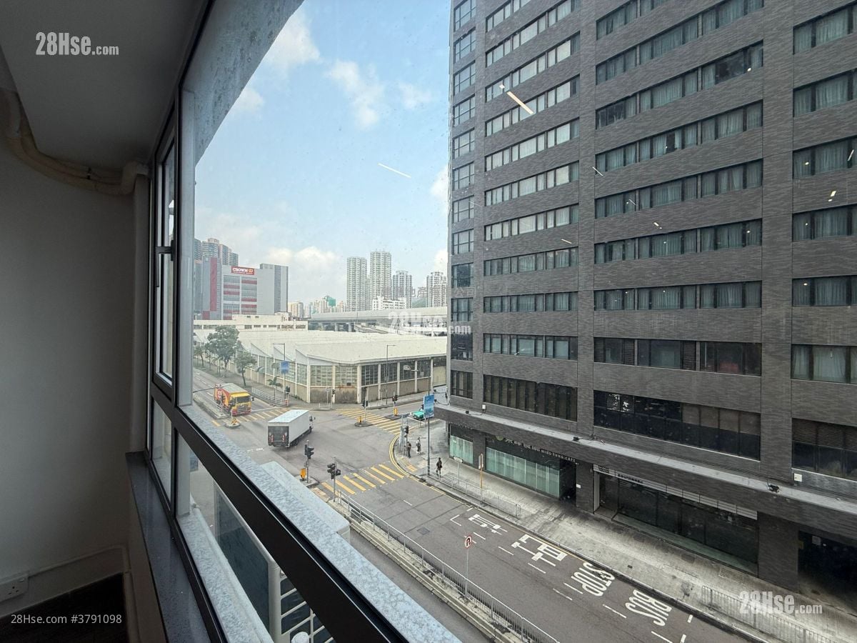 Tak Wing Industrial Building Rental 263 ft²