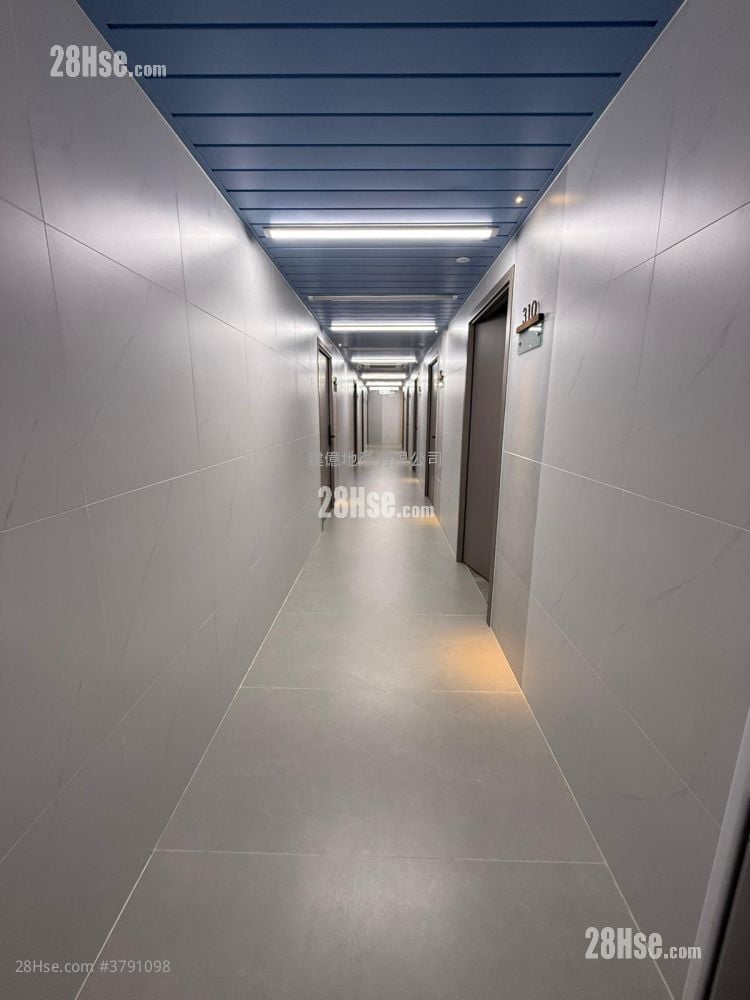 Tak Wing Industrial Building Rental 263 ft²