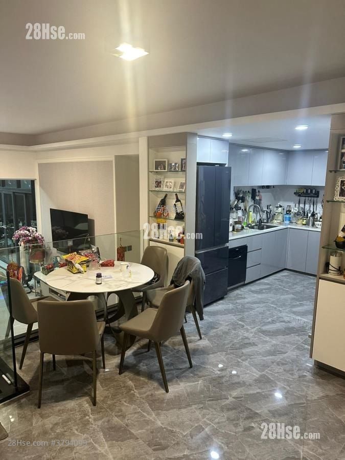 Recours La Serre Sell 841 ft²