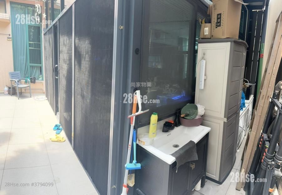 Recours La Serre Sell 841 ft²