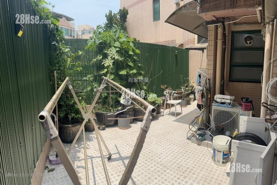 Recours La Serre Sell 841 ft²