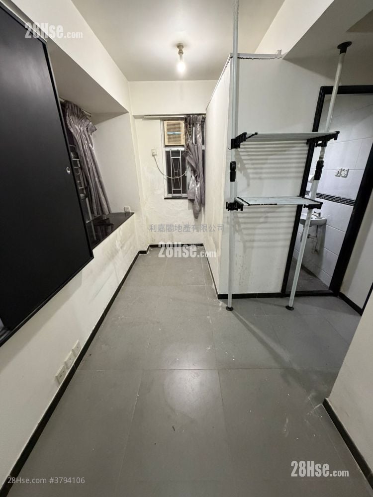 Wing Ning Building Sell 1 Bedroom , 1 Bathroom 239 ft²