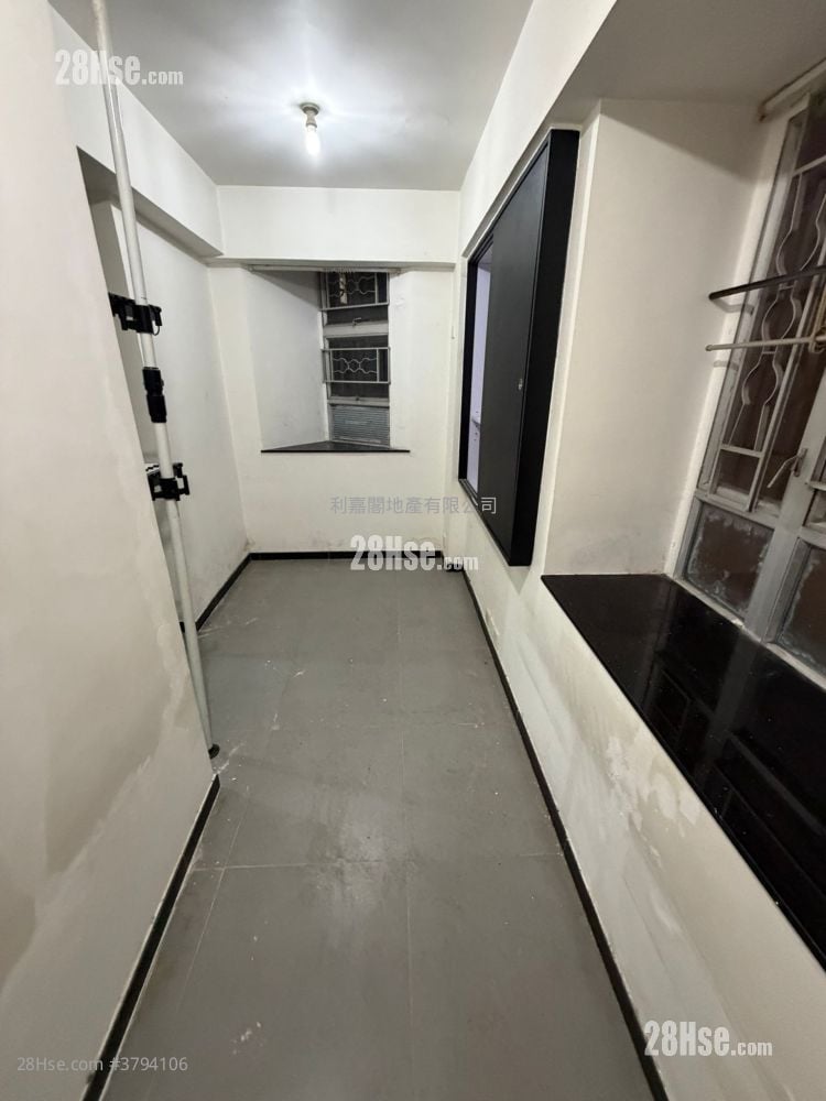 Wing Ning Building Sell 1 Bedroom , 1 Bathroom 239 ft²