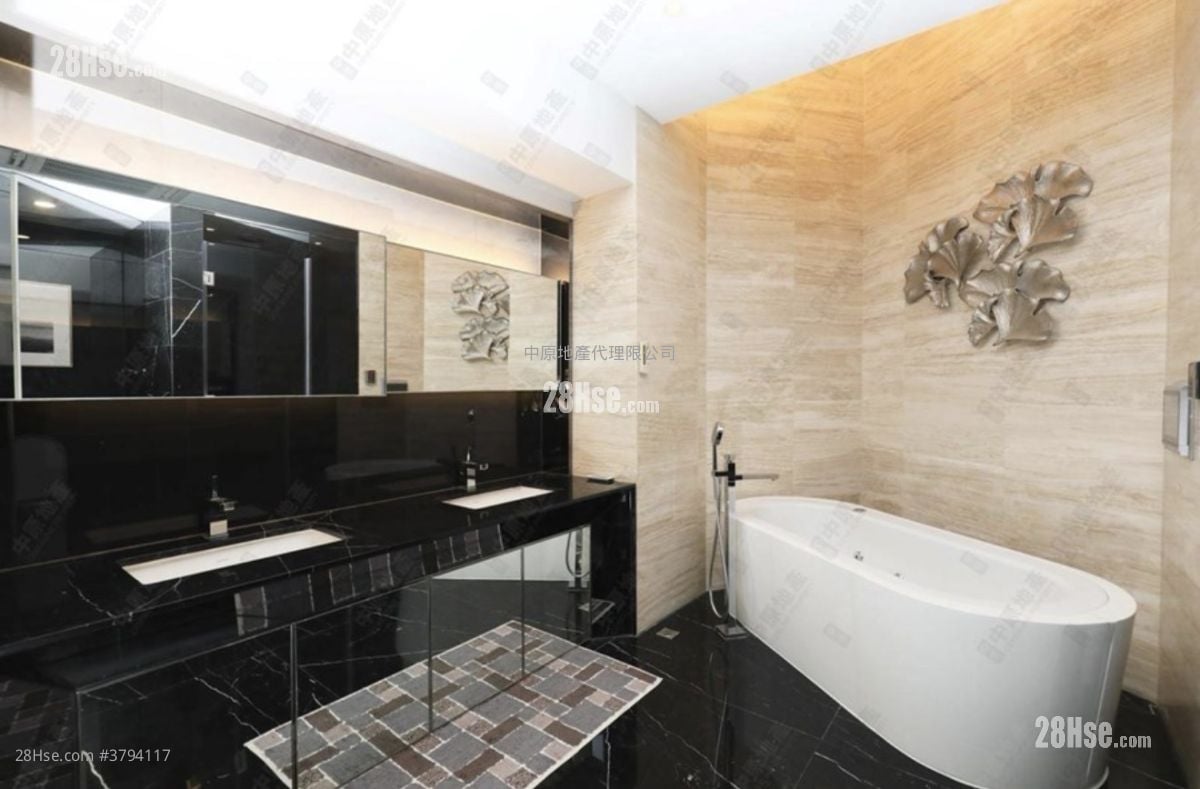 Hill Paramount Sell 4 Bedrooms , 3 Bathrooms 2,263 ft²