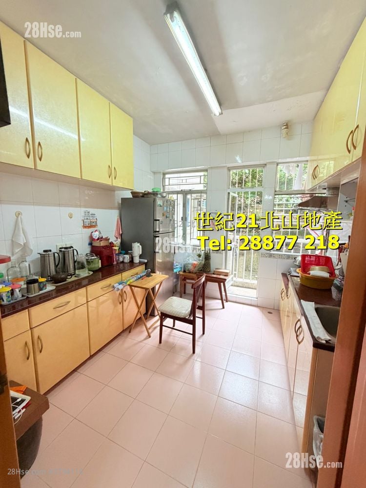 Dragon Court Sell 3 Bedrooms , 2 Bathrooms 1,143 ft²