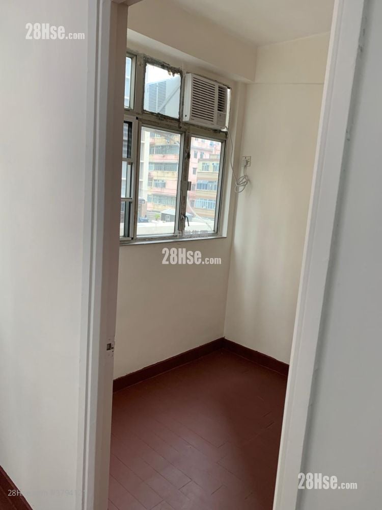 Chinese Mansion Sell 2 Bedrooms , 1 Bathroom 263 ft²