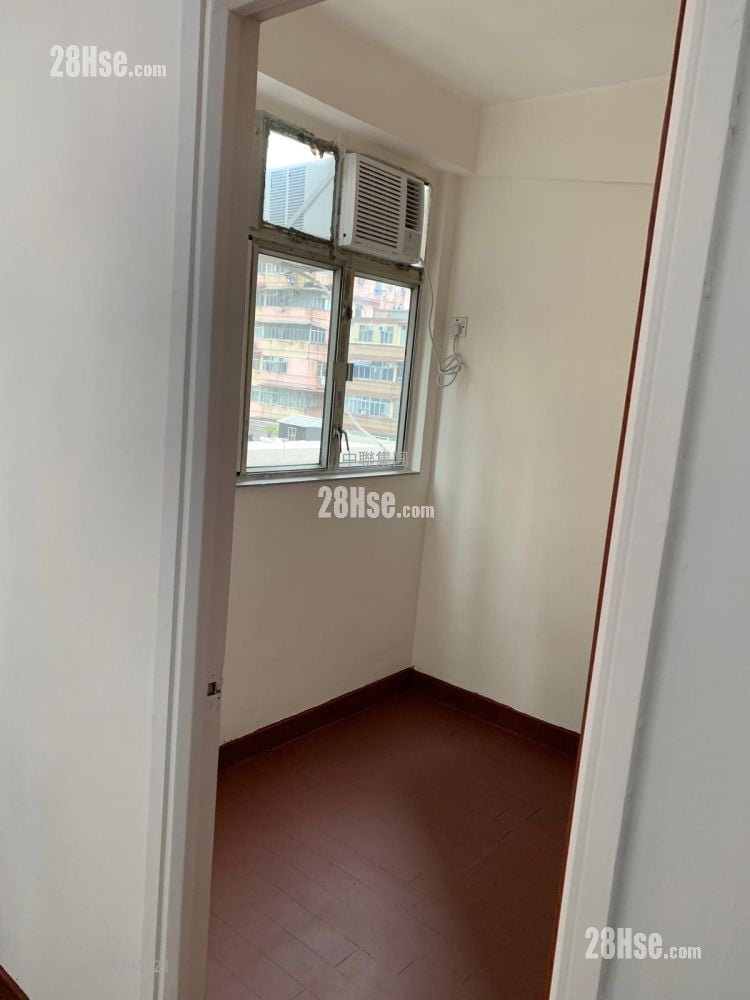 Chinese Mansion Sell 2 Bedrooms , 1 Bathroom 263 ft²