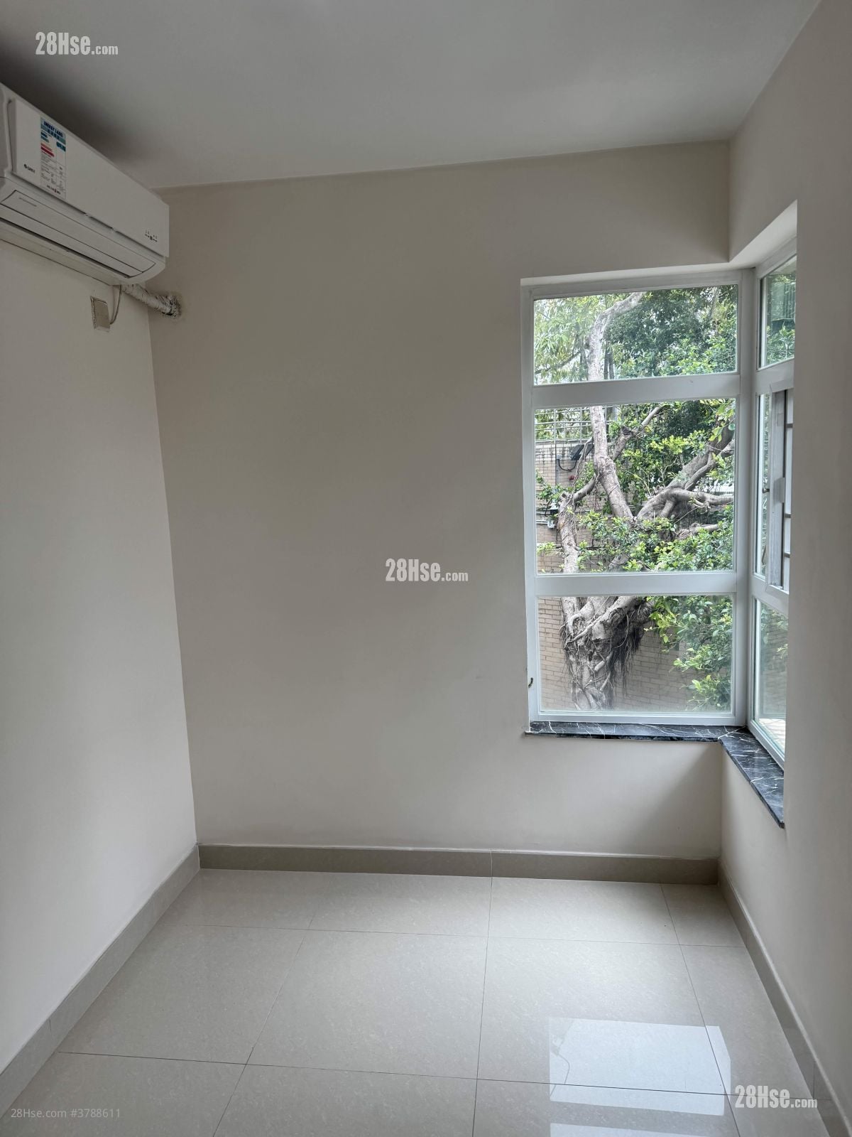 Village Rental 3 Bedrooms , 2 Bathrooms 780 ft²