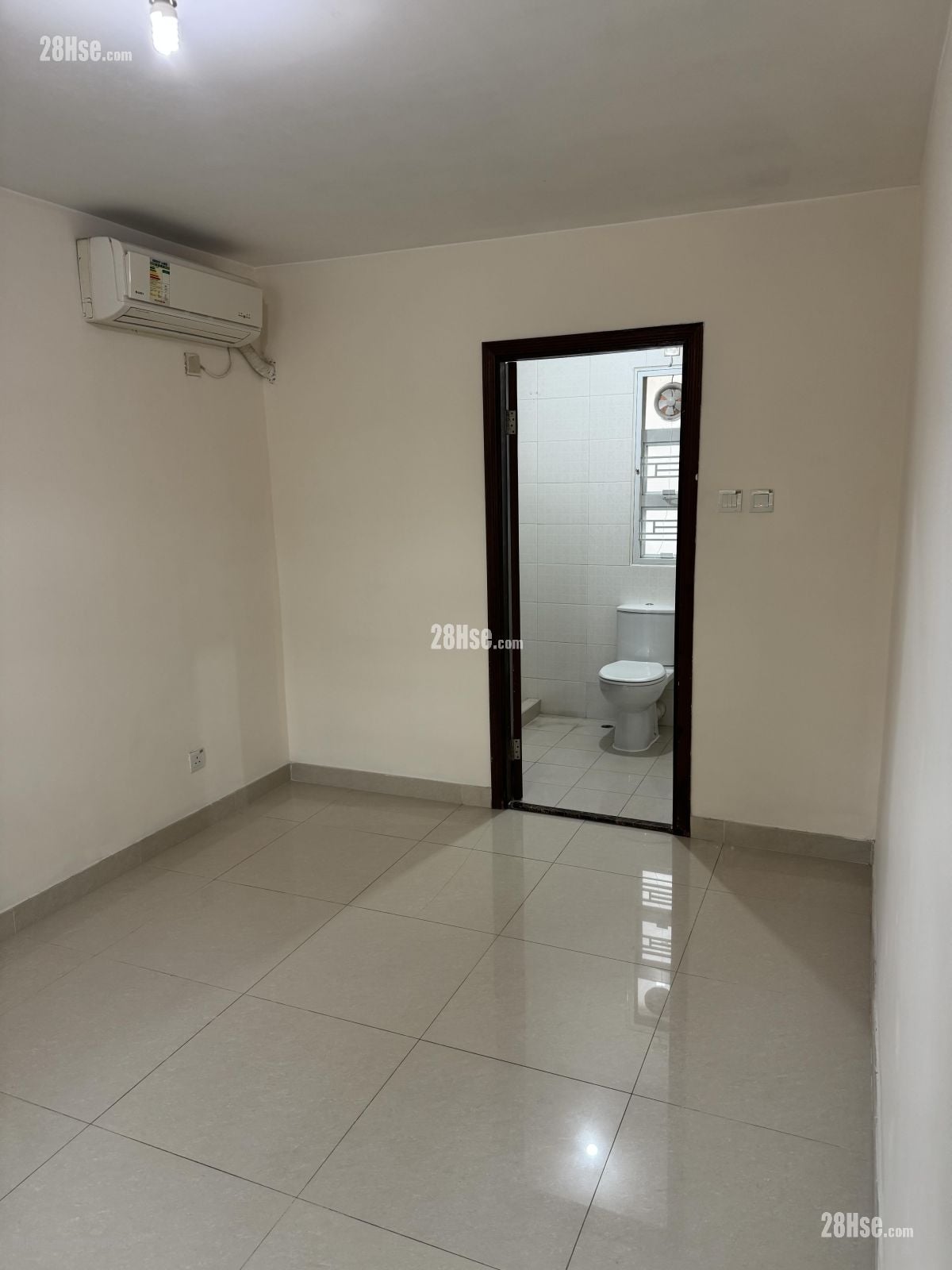 Village Rental 3 Bedrooms , 2 Bathrooms 780 ft²