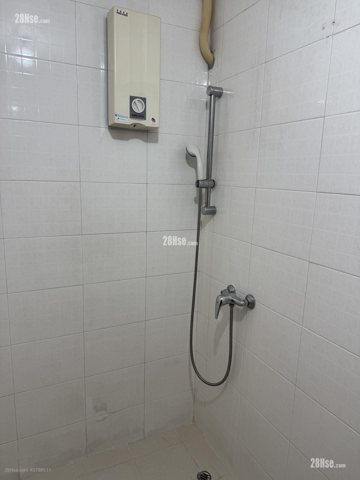 Village Rental 3 Bedrooms , 2 Bathrooms 780 ft²