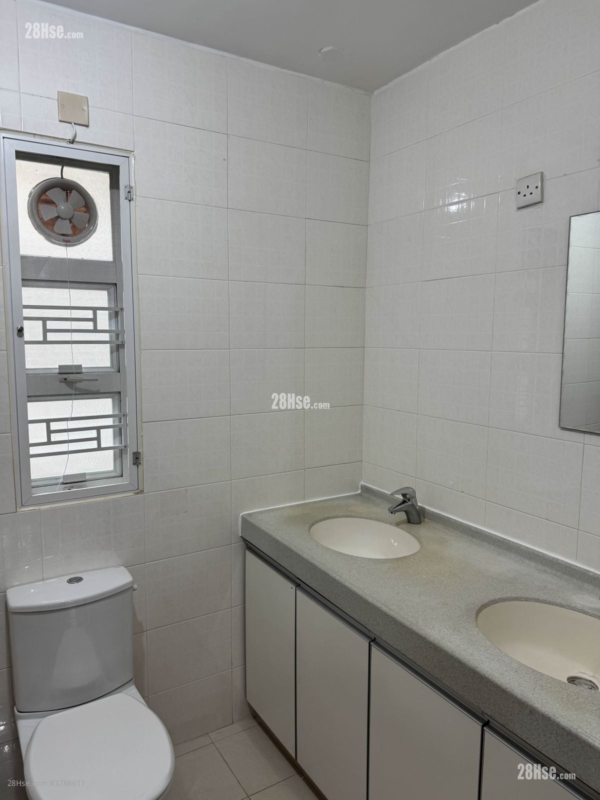 Village Rental 3 Bedrooms , 2 Bathrooms 780 ft²