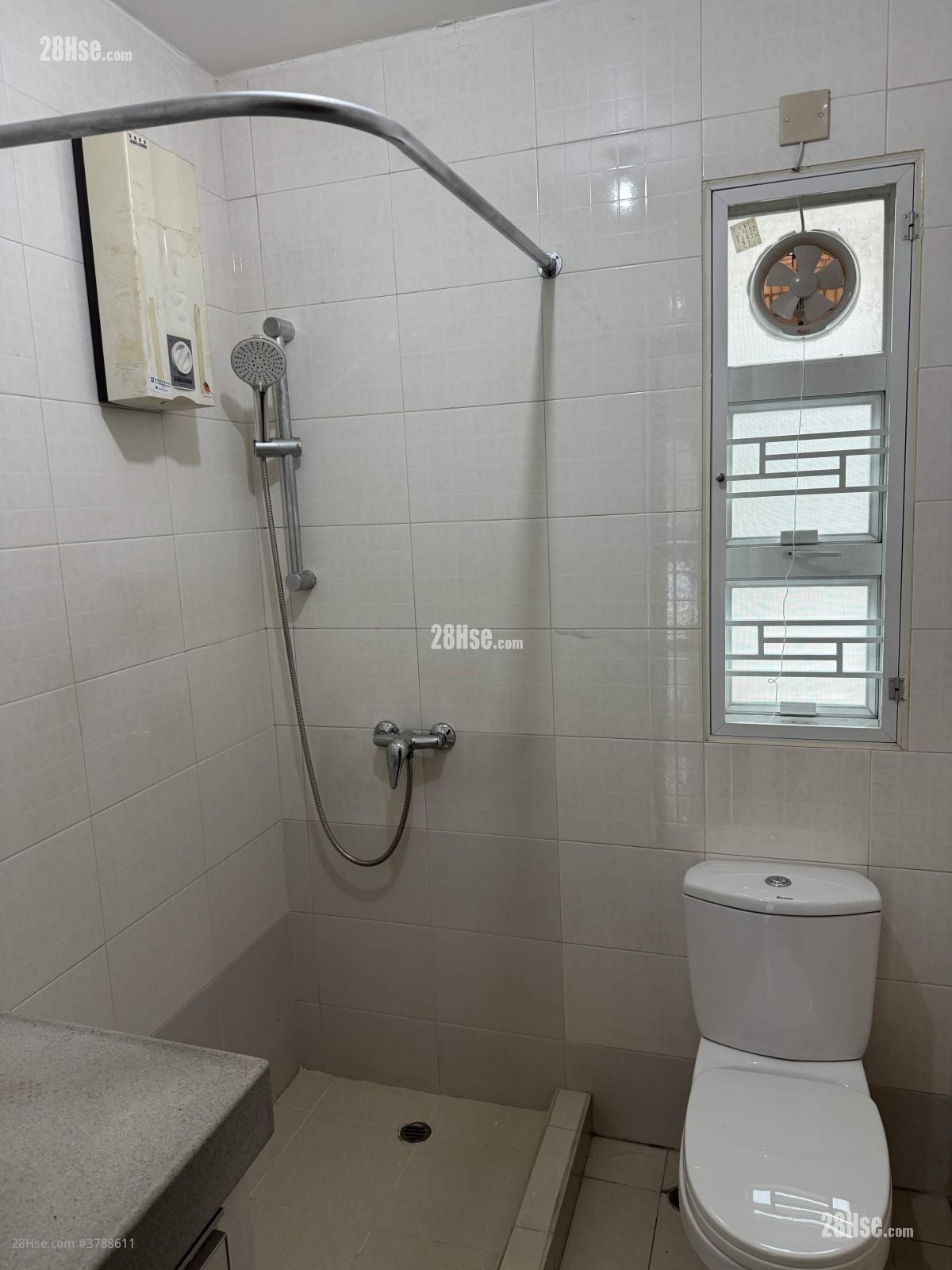 Village Rental 3 Bedrooms , 2 Bathrooms 780 ft²