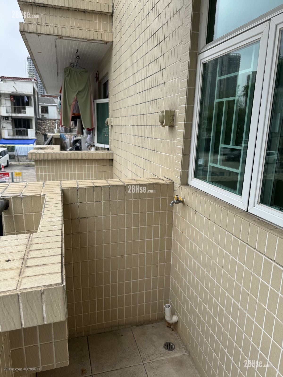 Village Rental 3 Bedrooms , 2 Bathrooms 780 ft²