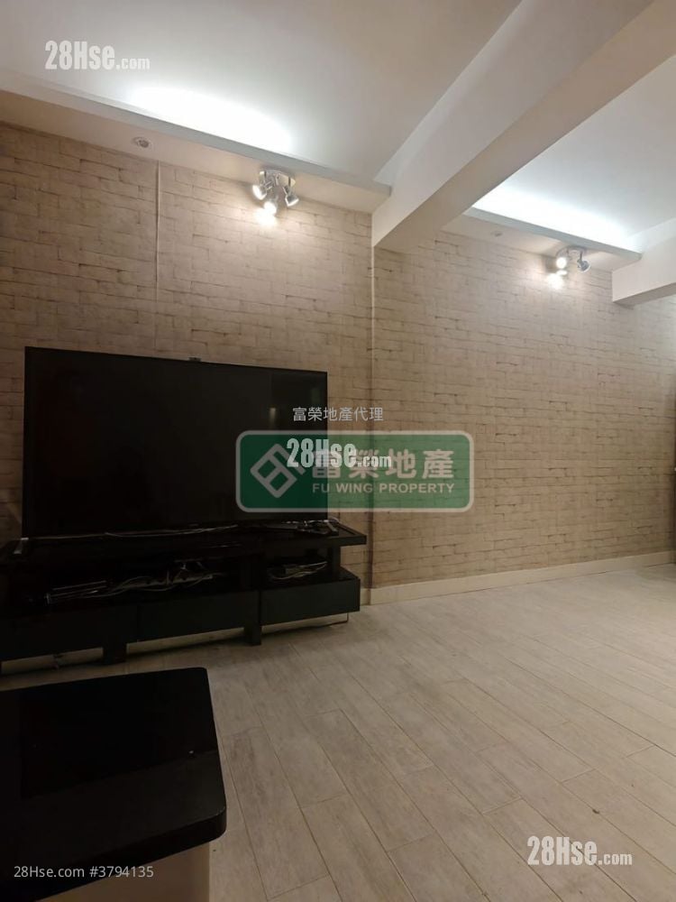 Mandarin Court Sell 2 Bedrooms , 1 Bathroom 436 ft²
