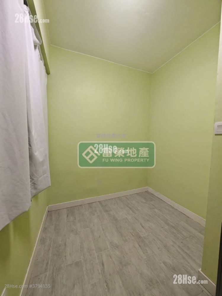 Mandarin Court Sell 2 Bedrooms , 1 Bathroom 436 ft²
