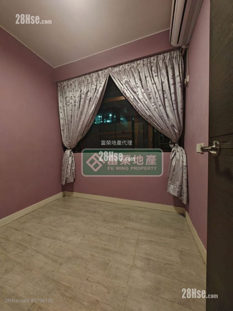 Mandarin Court Sell 2 Bedrooms , 1 Bathroom 436 ft²