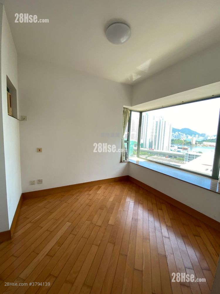 Aquamarine Sell 2 Bedrooms , 1 Bathroom 502 ft²