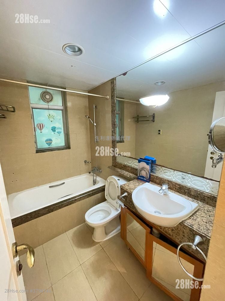 Sky Tower Sell 2 Bedrooms , 1 Bathroom 479 ft²