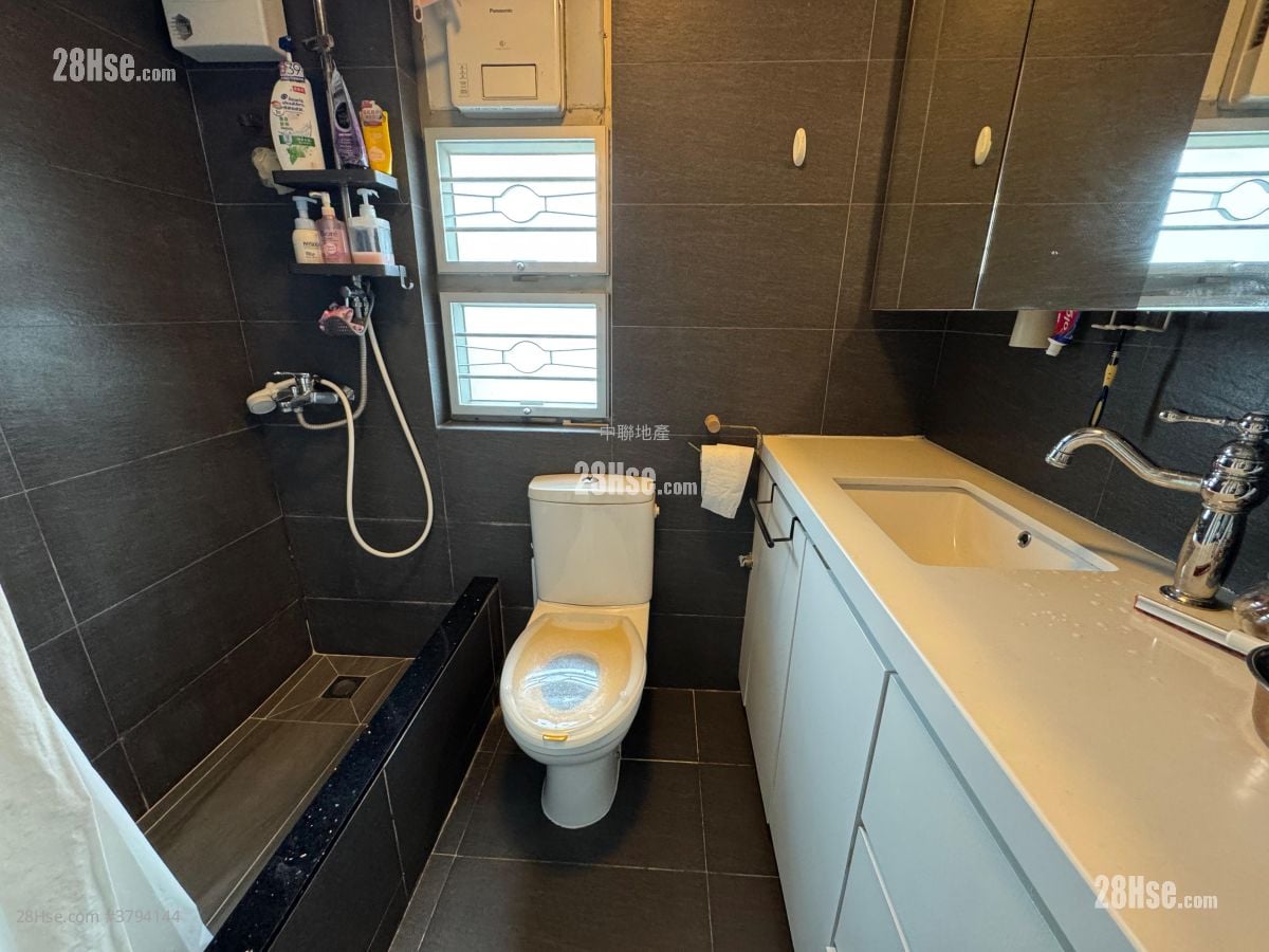 村屋 售盘 2 房 , 1 浴室 500 平方尺