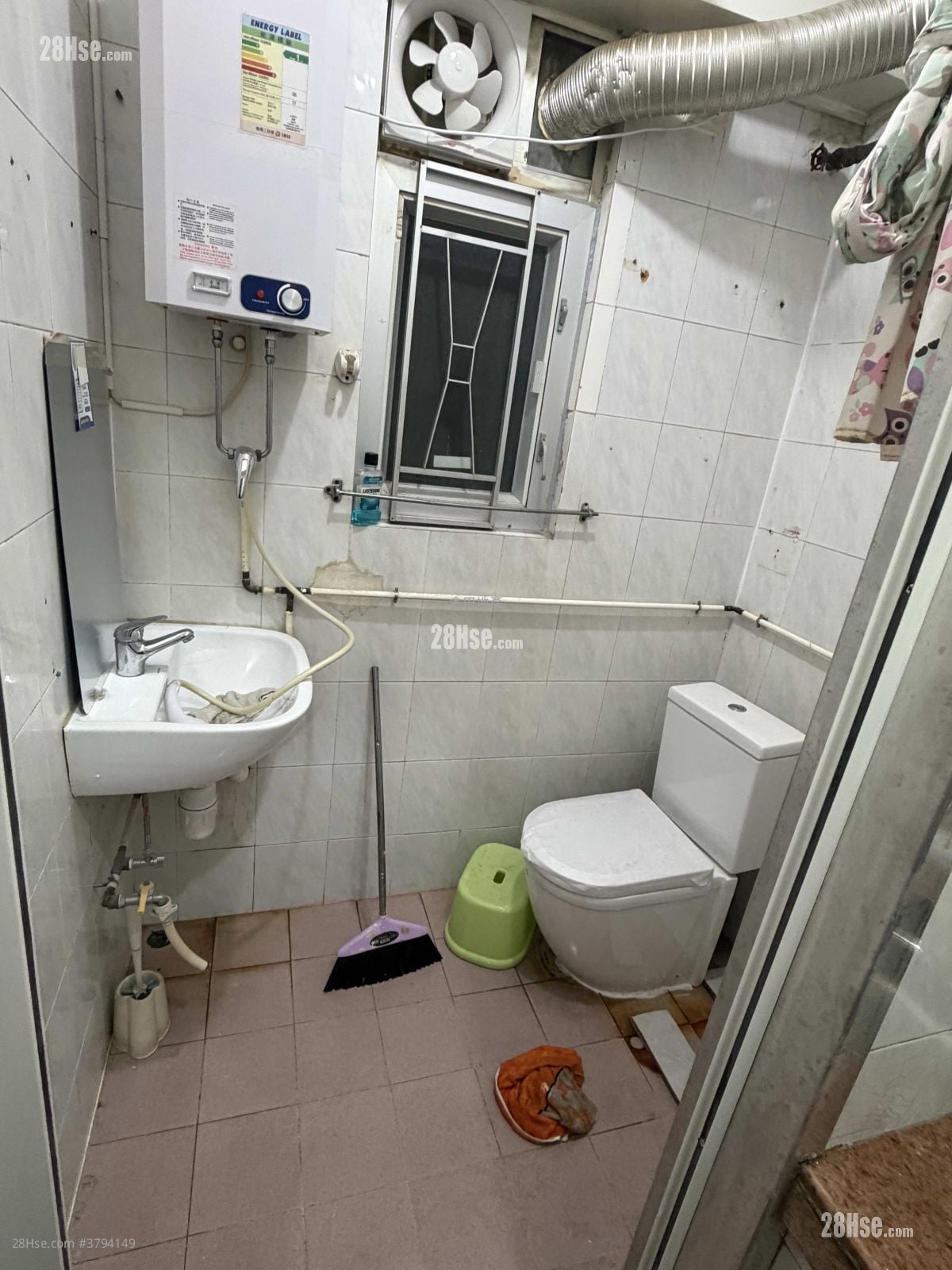 Kan Tong Building Rental 2 Bedrooms , 1 Bathroom 347 ft²