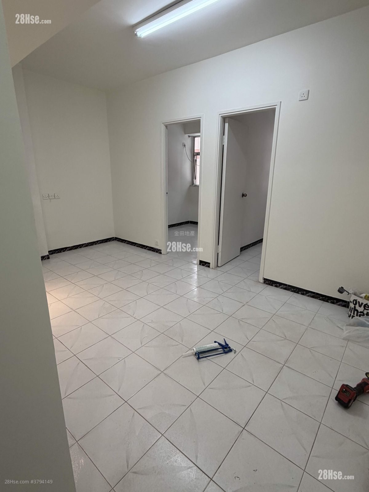 Kan Tong Building Rental 2 Bedrooms , 1 Bathroom 347 ft²
